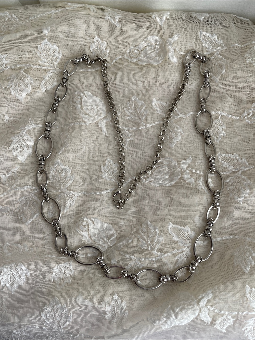 40" Silver-Toned Oval Link Necklace for Women - Sleek Chain Accent